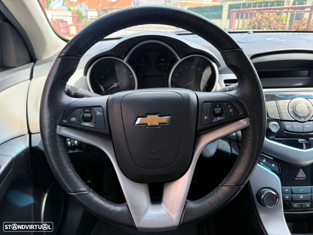 Chevrolet Cruze 1.6 LS - 35