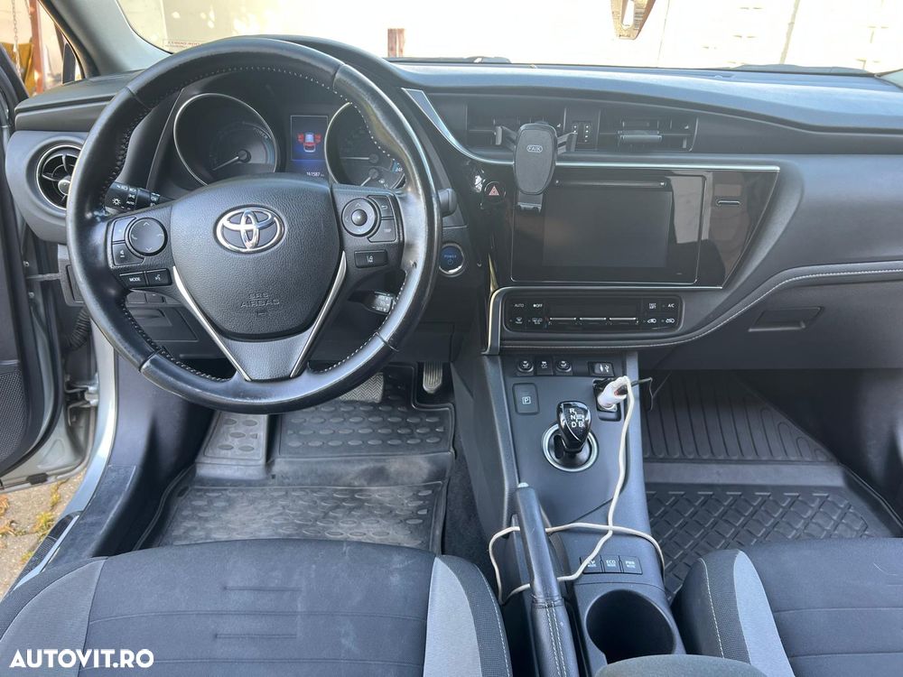 Toyota Auris - 10
