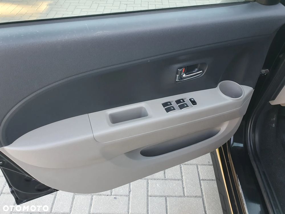 Daihatsu Sirion 1.3 - 11