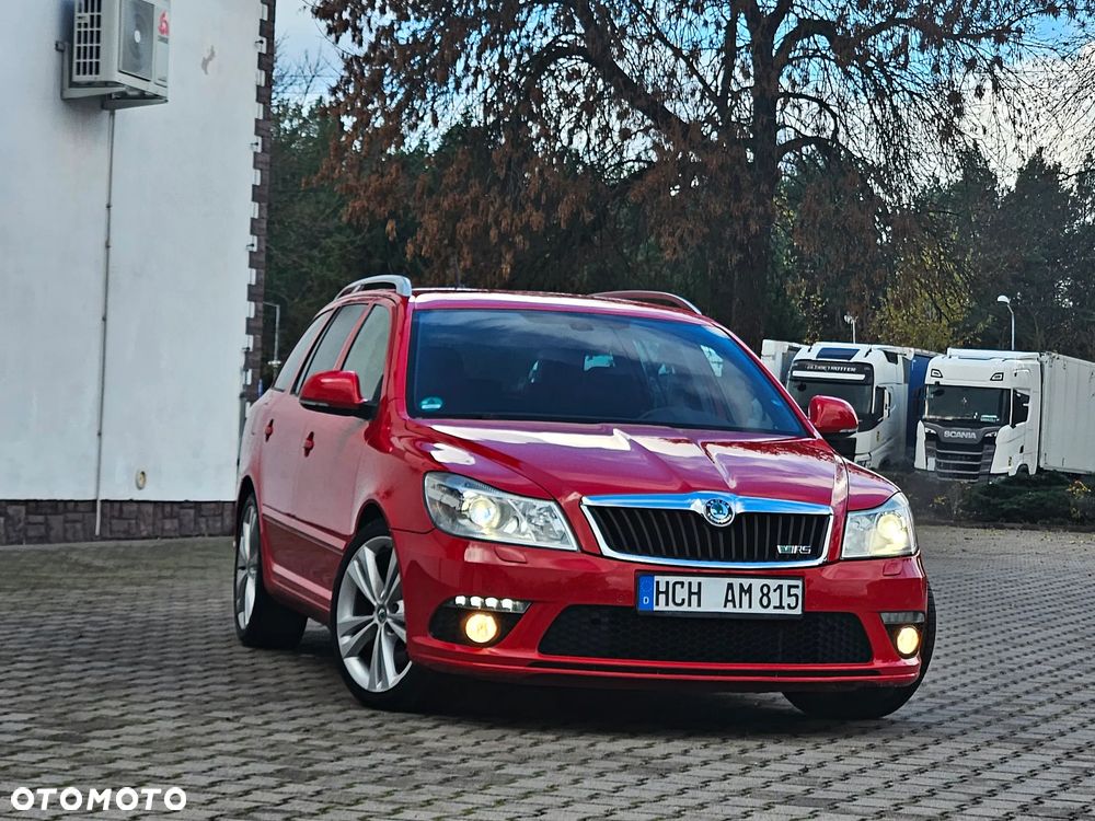 Skoda Octavia 2.0 TSI DSG RS - 9