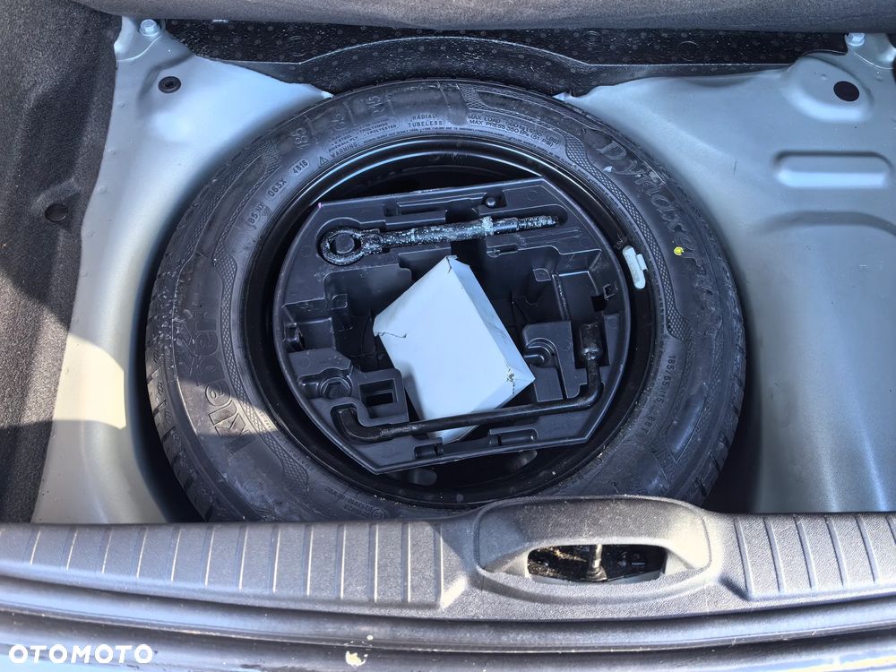 Peugeot 208 82 PureTech Style - 13