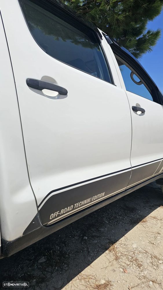 Toyota Hilux 2.5 D-4D 4WD CD CM AC - 4