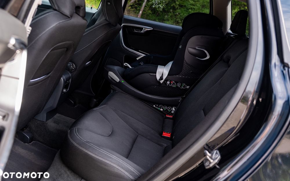 Volvo XC 60 D4 Drive-E Ocean Race - 16