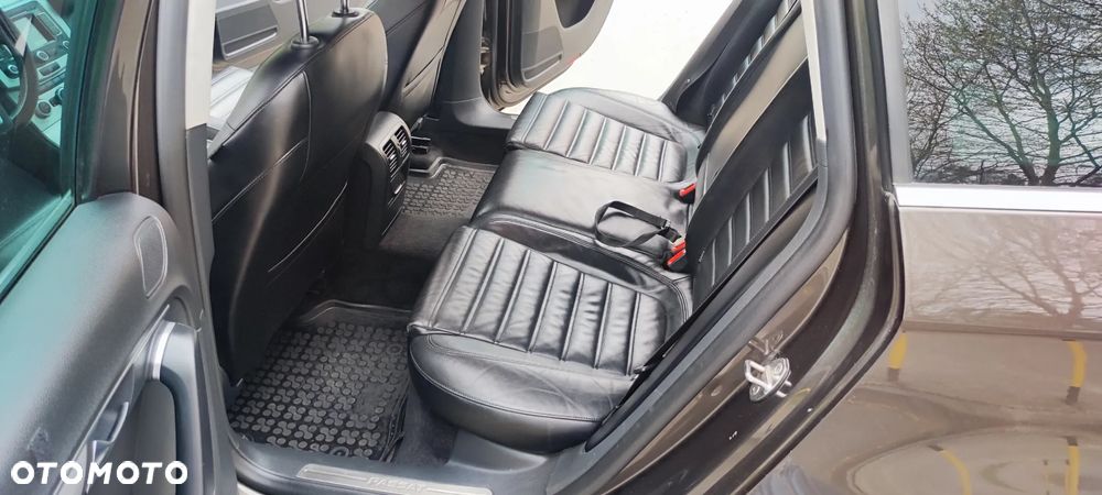 Volkswagen Passat Variant 2.0 TDI BlueMotion Technology Highline - 15