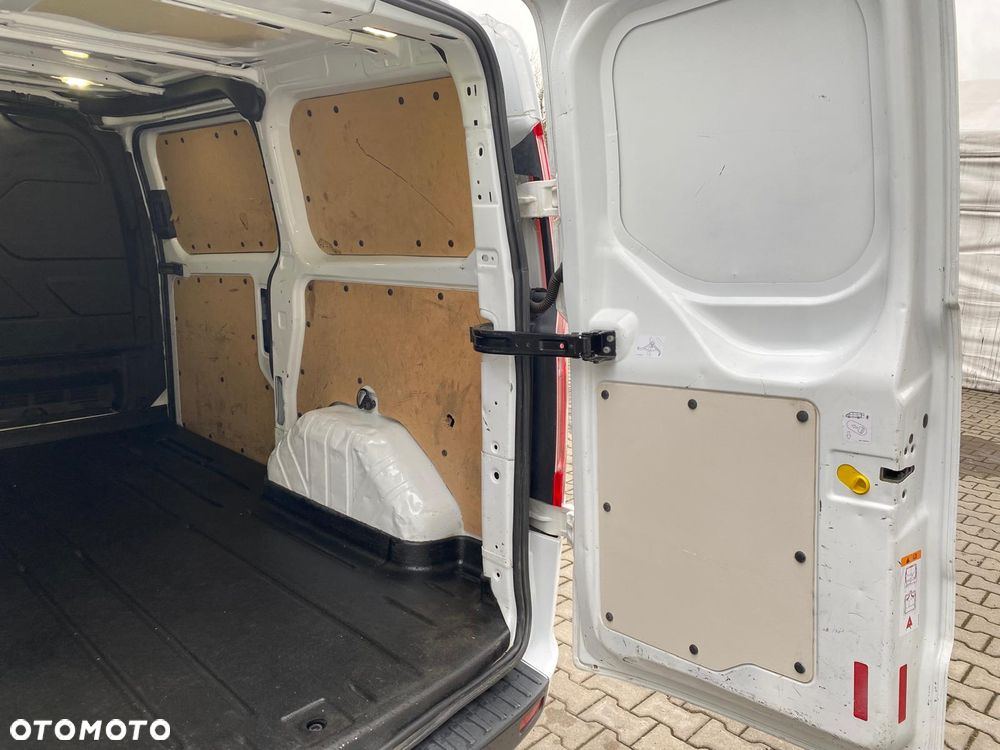 Ford TRANSIT CUSTOM - 26