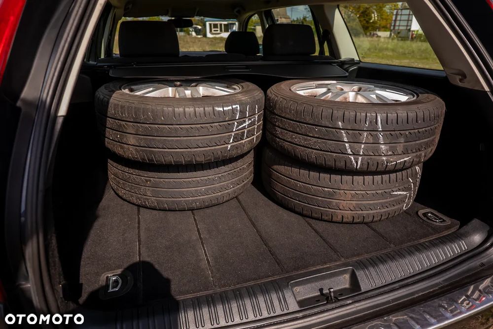 Ford Mondeo 1.8 Ghia - 32