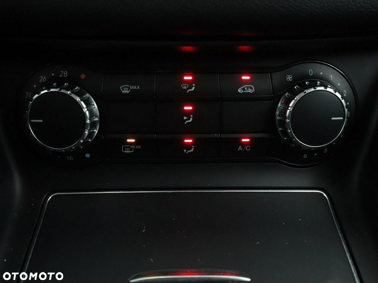 Mercedes-Benz CLA Shooting Brake 180 7G-DCT AMG Line - 28
