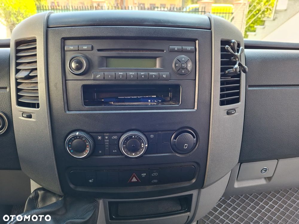 Mercedes-Benz Sprinter - 9