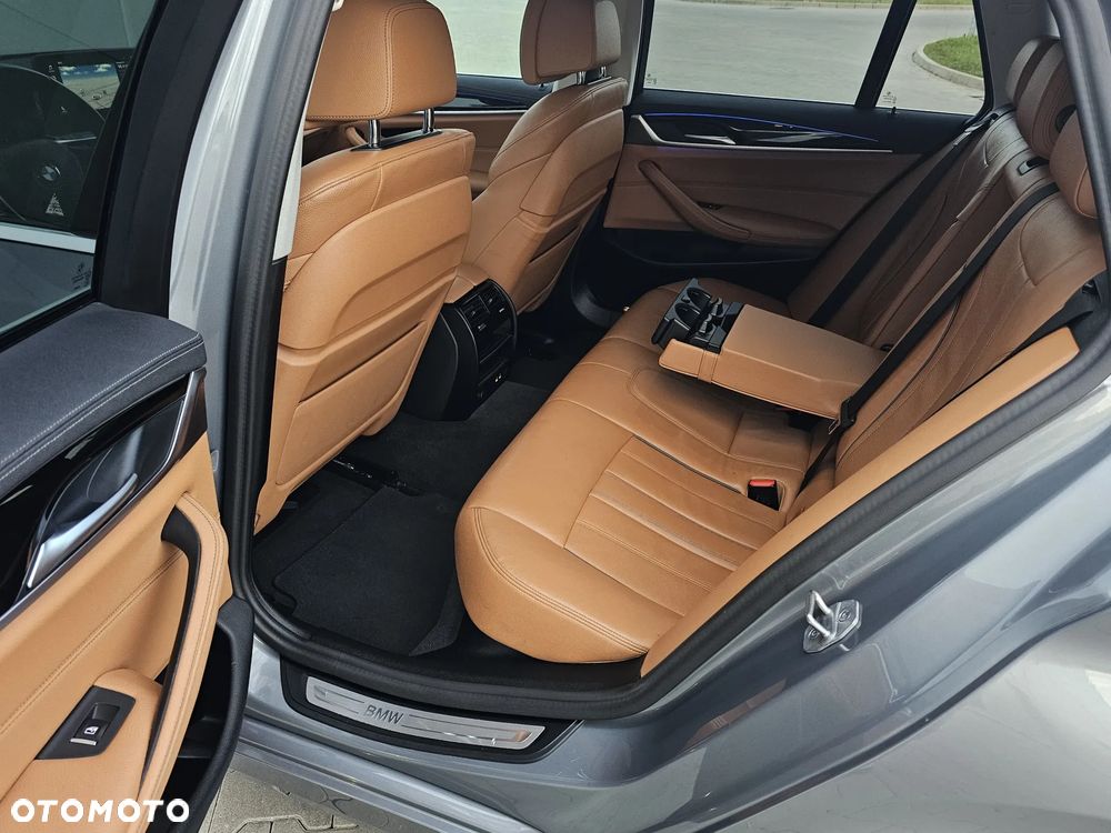 BMW Seria 5 520i GPF Luxury Line sport - 26