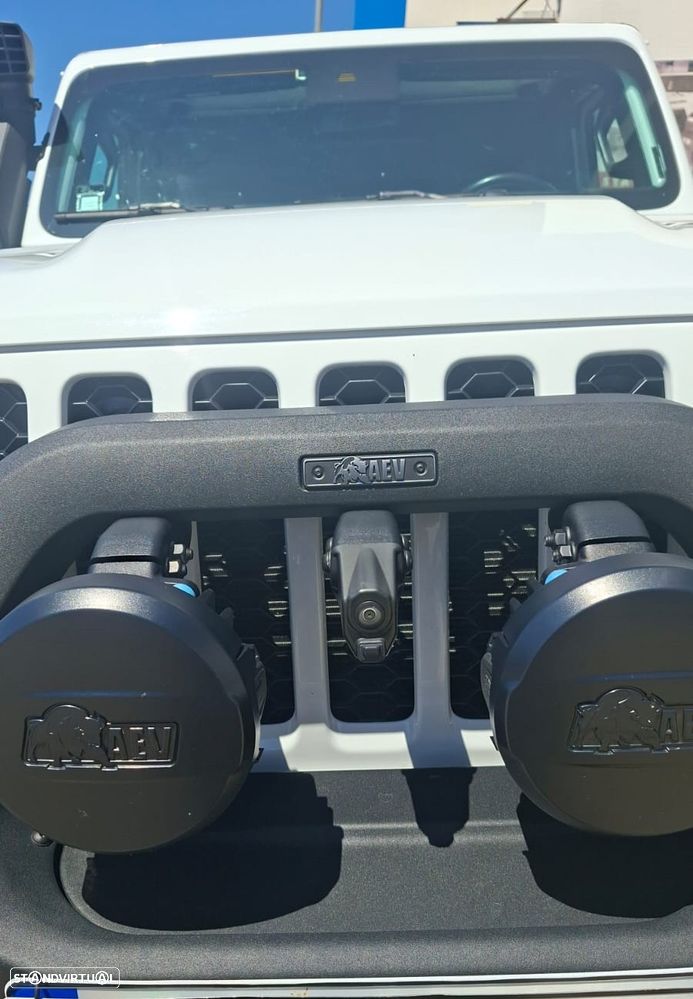 Jeep Wrangler - 4
