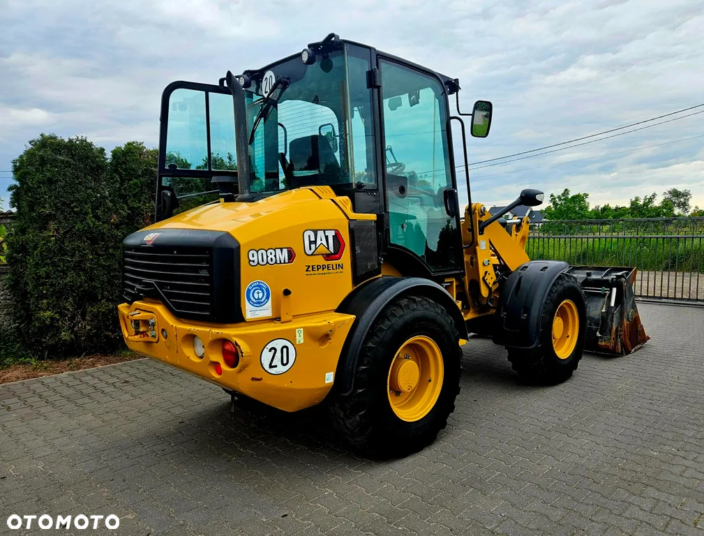 Caterpillar 908M - 3