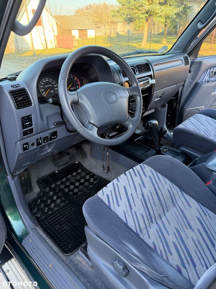 Toyota Land Cruiser - 23