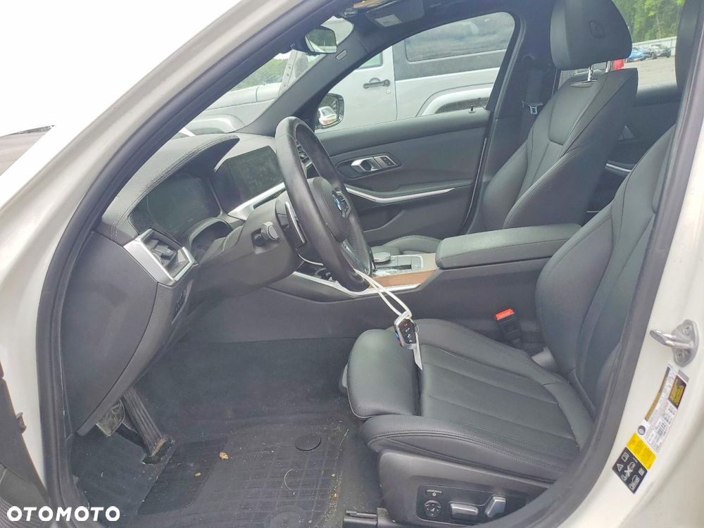 BMW Seria 3 330i xDrive M Sport - 7