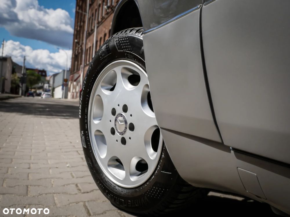 Mercedes-Benz W124 (1984-1993) - 39