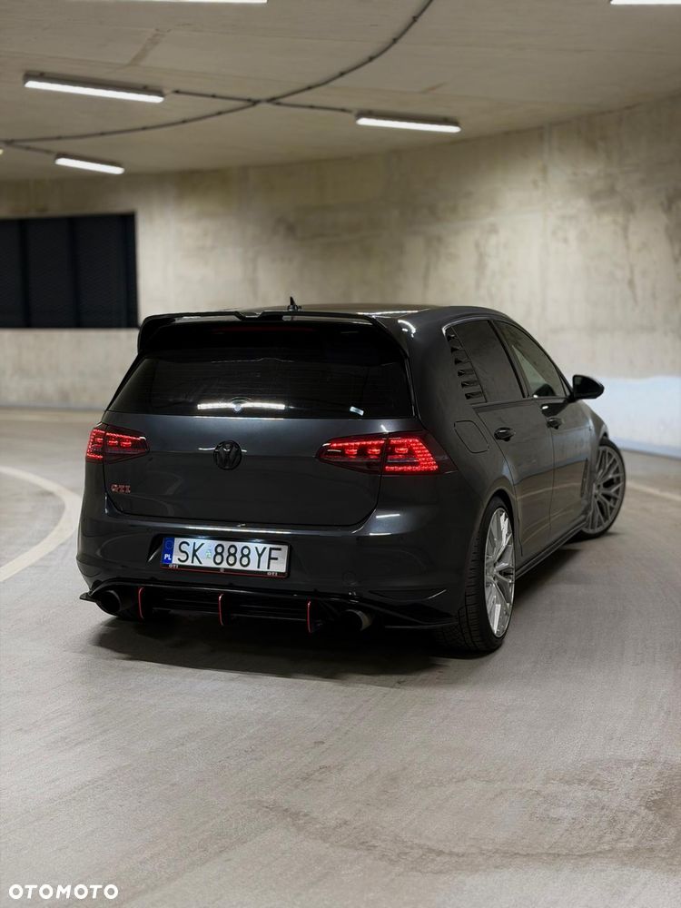 Volkswagen Golf - 19