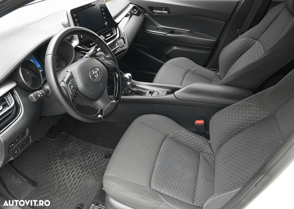 Toyota C-HR 1.8 HSD 122 CP 4x2 CVT C-lassy bi-tone - 12