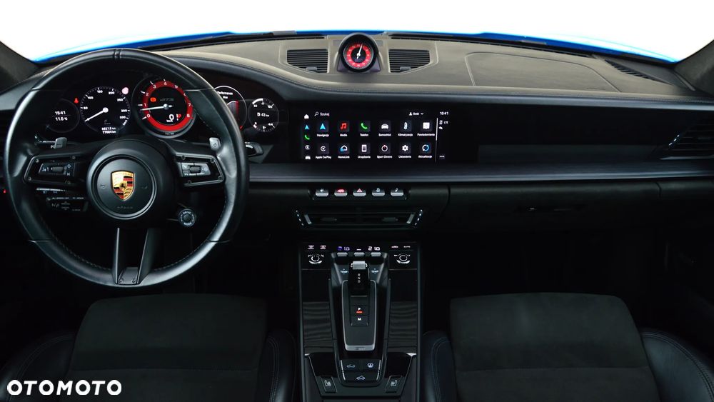 Porsche 911 Carrera 4 GTS - 3