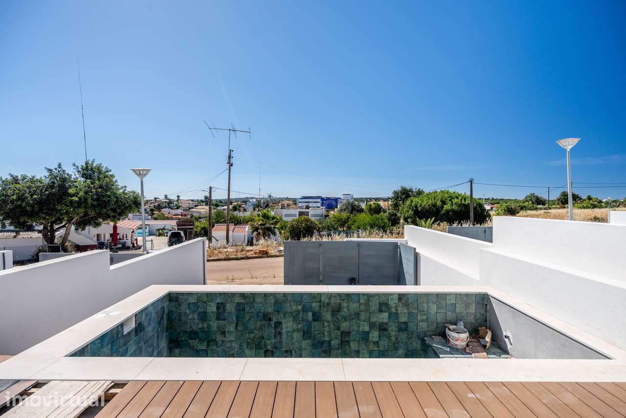 Moradia Geminada T3+1 nova com piscina | Belavista, Ferragudo - Grande imagem: 5/27