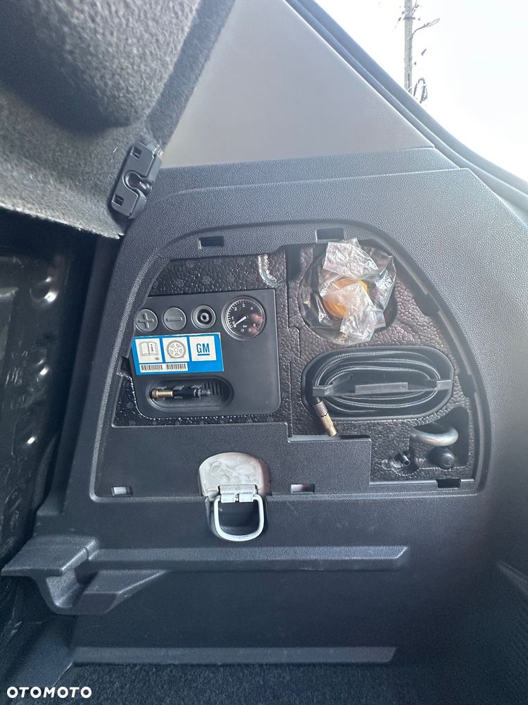 Opel Corsa 1.2 16V Cosmo - 13