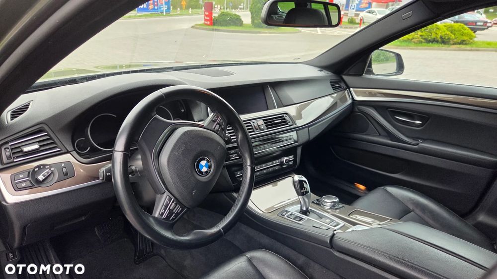 BMW Seria 5 530d Sport-Aut Modern Line - 13