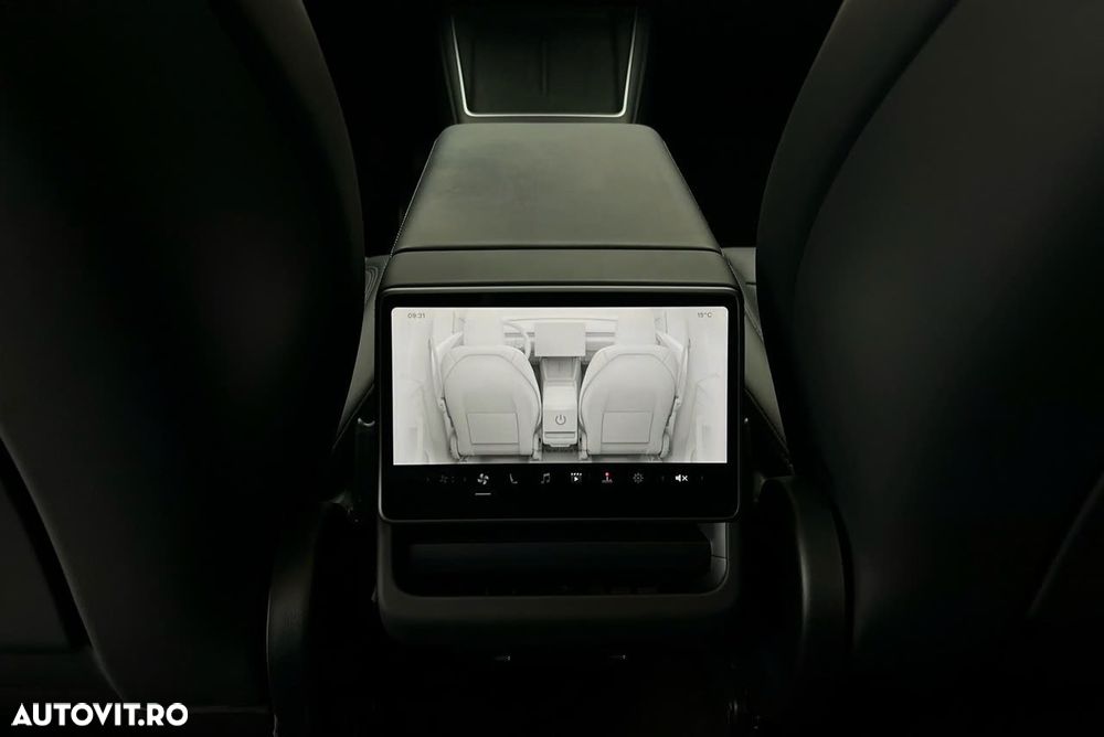 Tesla Model Y Long Range RWD - 19