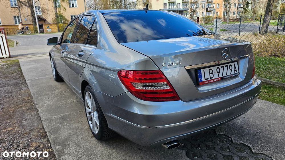 Mercedes-Benz Klasa C 200 CGI BlueEFFICIENCY Avantgarde - 13