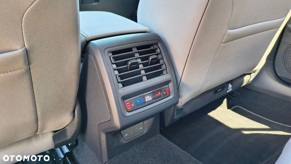 Volkswagen Golf Variant - 35