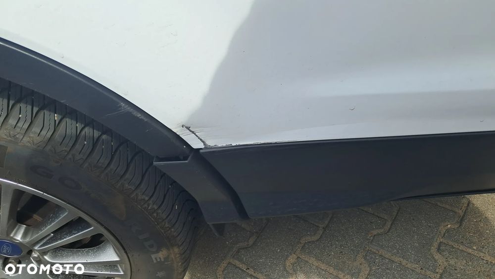 Ford Kuga 2.0 TDCi FWD Titanium - 16