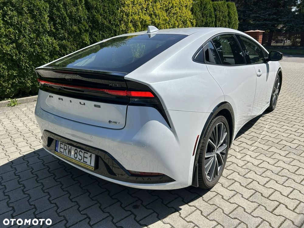 Toyota Prius - 4