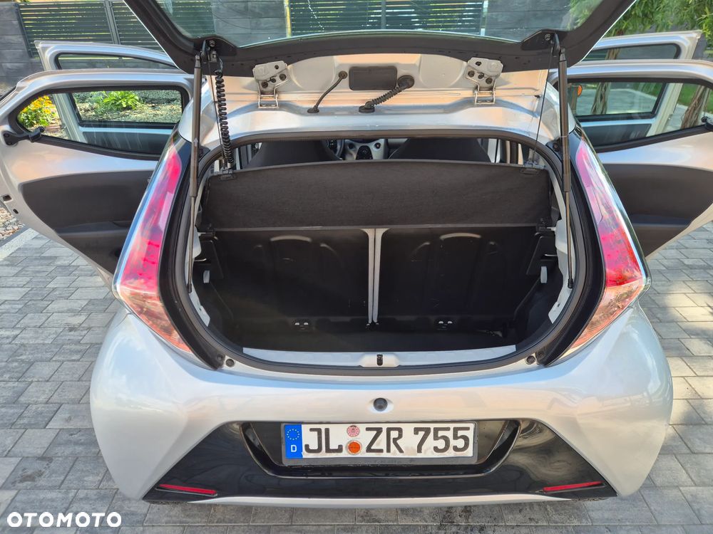 Toyota Aygo x-play Edition-S - 22