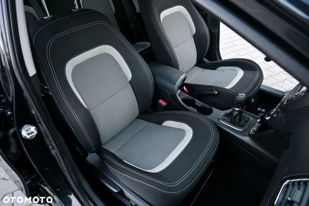 Kia Ceed 1.6 GDI ISG Spirit - 37