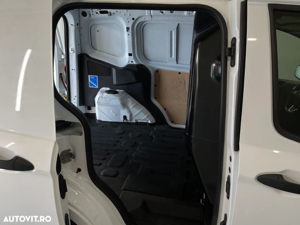 Ford Transit Courier - 9