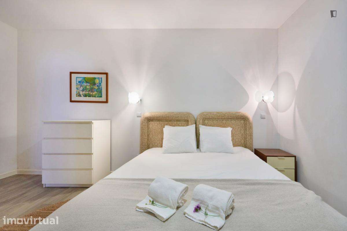 Apartamento com 1 quartos - localizado em Princípe Real Lisbon - Grande imagem: 2/13