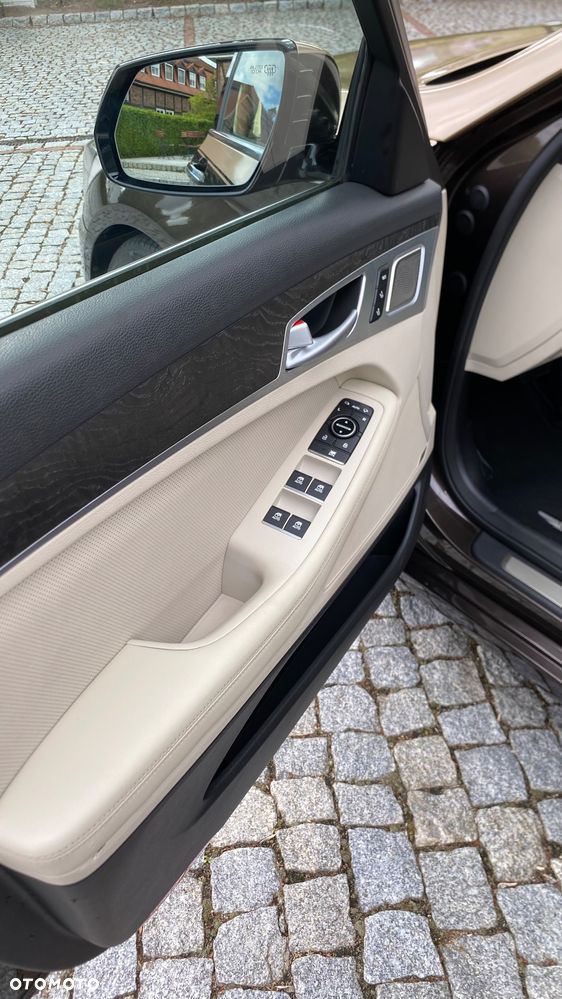 Hyundai Genesis - 34