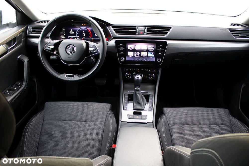 Skoda Superb 2.0 TDI SCR Style DSG - 28