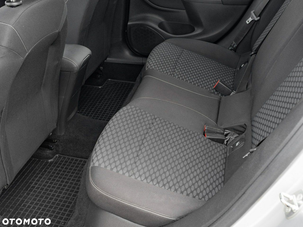 Opel Astra V 1.6 CDTI Enjoy S&S - 26
