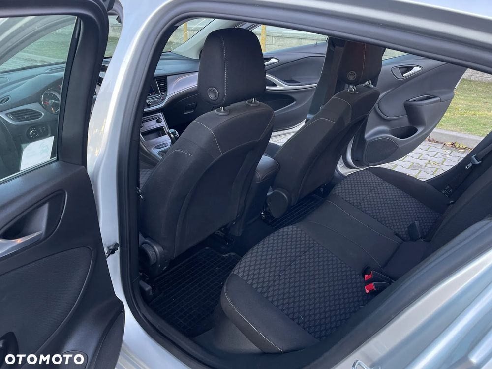Opel Astra 1.2 T Business Edition S&S - 10