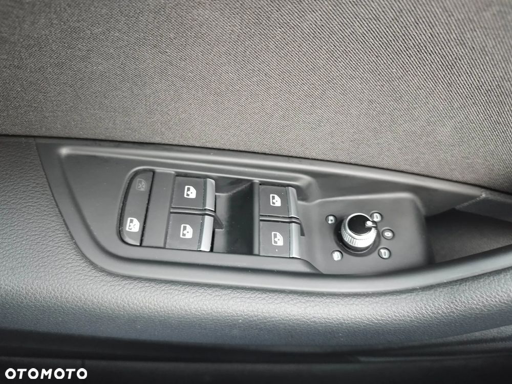 Audi A4 Avant 40 TDI S tronic - 27