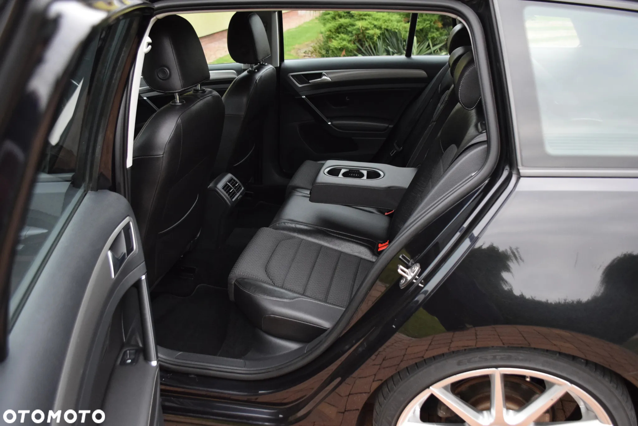 Volkswagen Golf Variant 2.0 TDI SCR Highline - 16