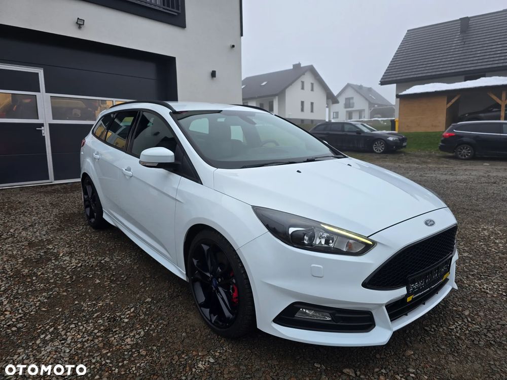 Ford Focus 2.0 EcoBoost ST mit Leder-Exclusiv-Paket - 6