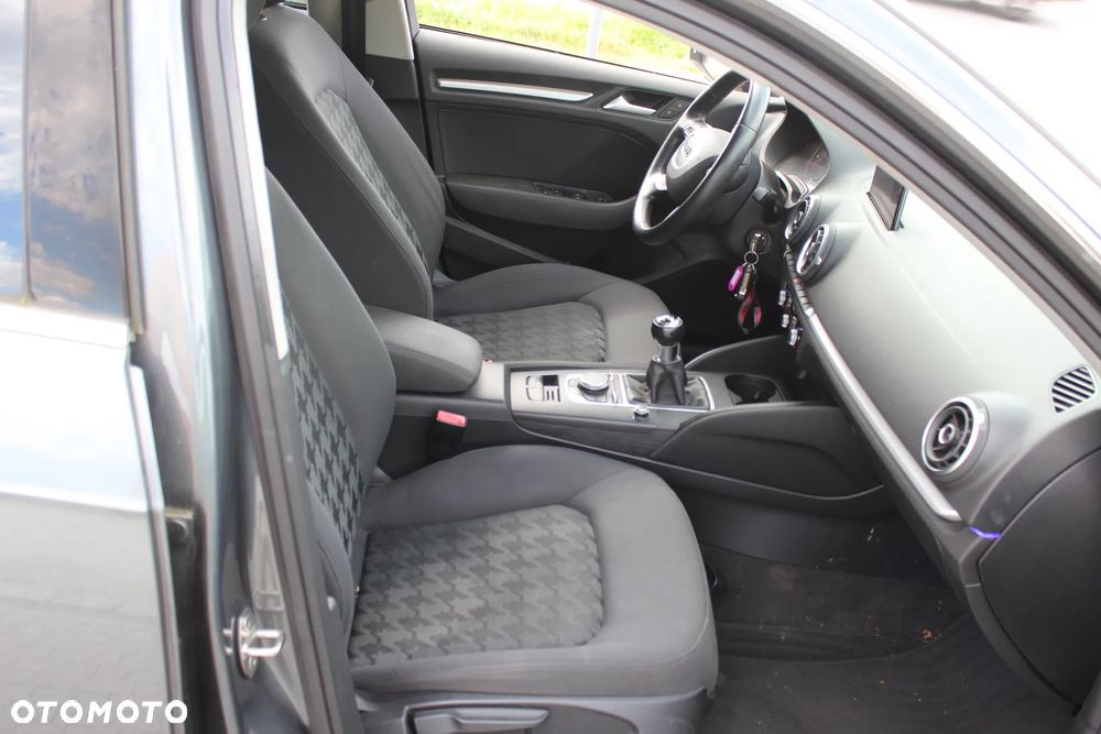 Audi A3 Sportback 1.6 TDI ultra Attraction - 10