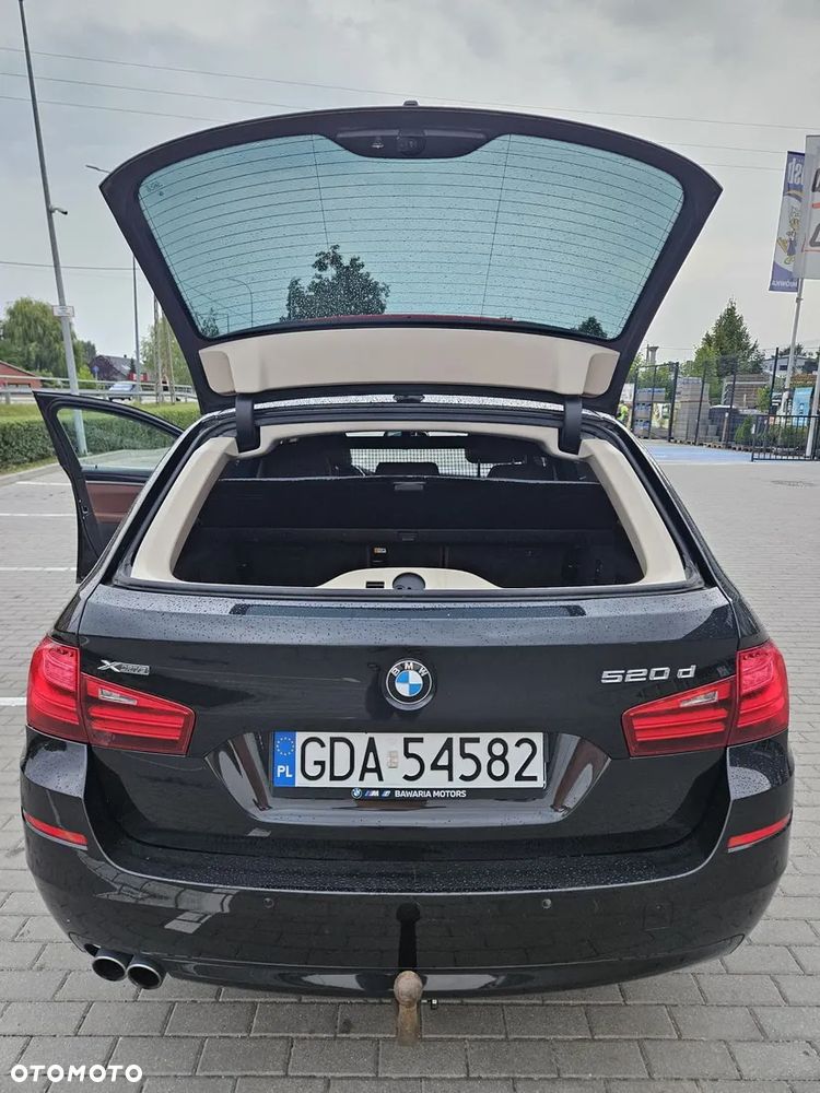 BMW Seria 5 520d xDrive Luxury Line - 7