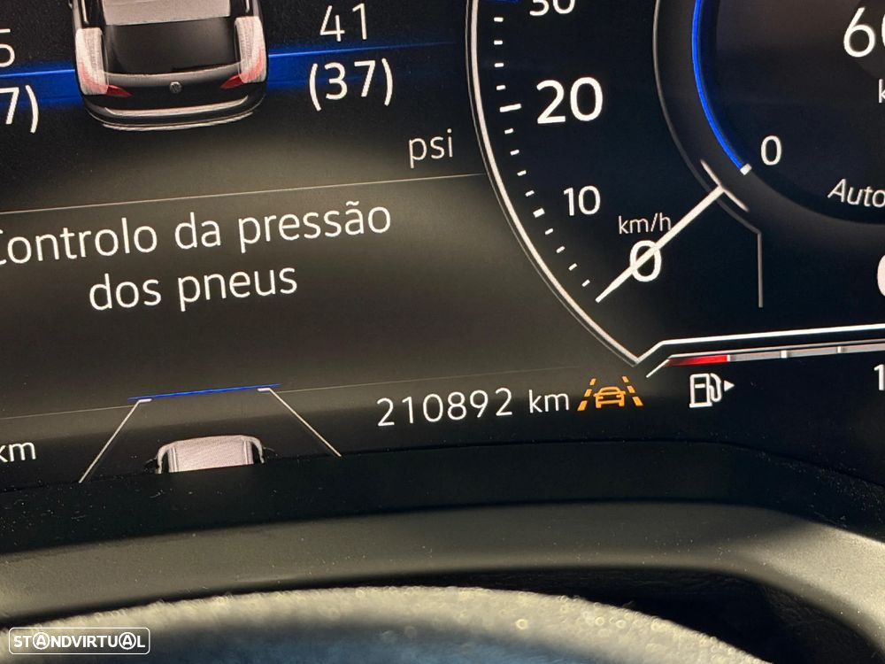 VW Touareg 3.0 TDI V6 R-Line - 18