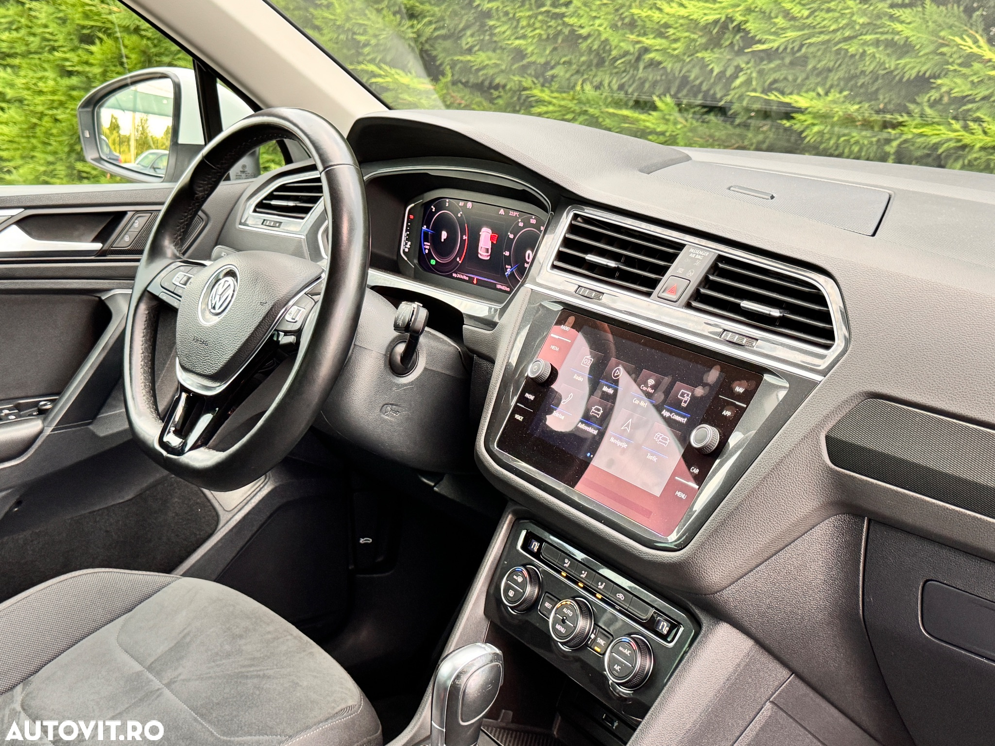 Volkswagen Tiguan 2.0 TDI SCR DSG 4Motion R-Line - 27