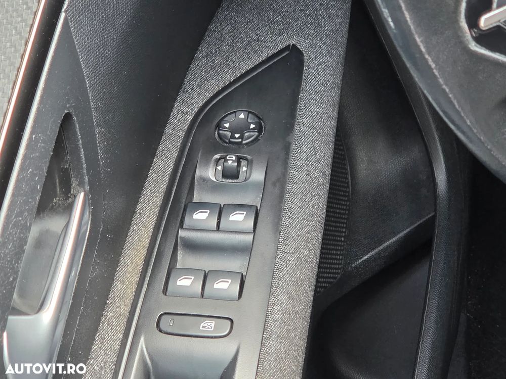 Peugeot 3008 BlueHDi 130 Stop & Start EAT8 Active Business-Paket - 17