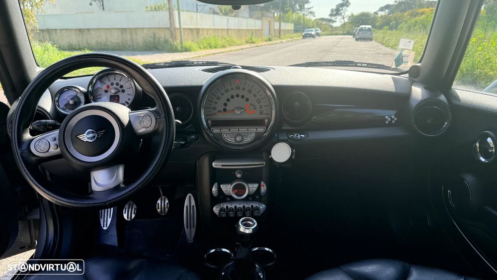 MINI Cabrio John Cooper Works - 9