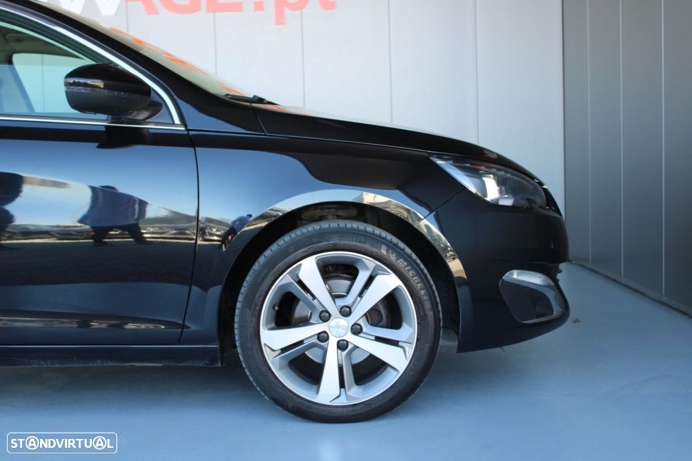 Peugeot 308 1.2 PureTech Allure Pack - 21