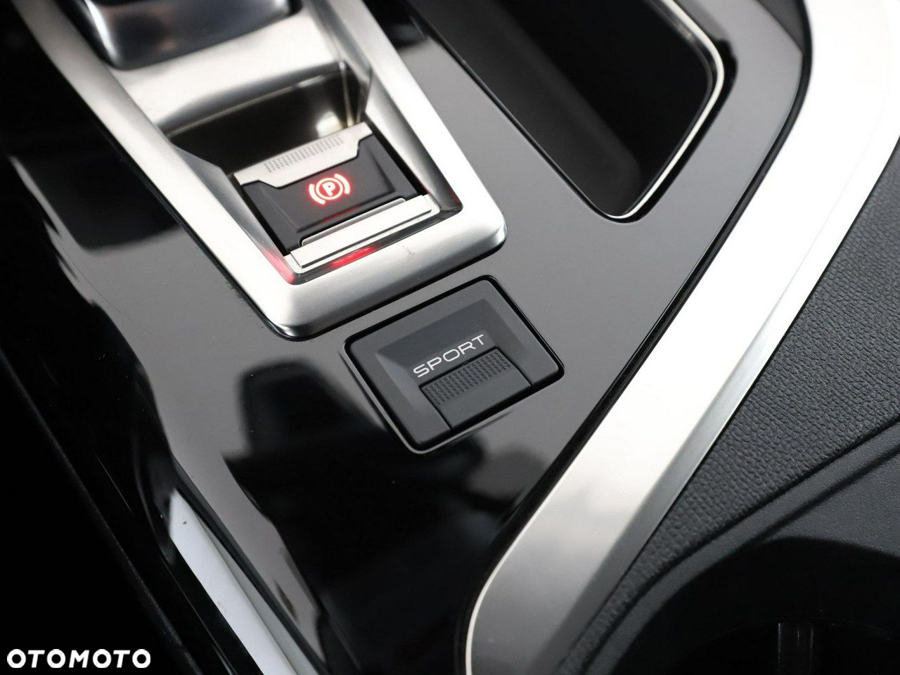 Peugeot 3008 1.2 PureTech Allure S&S EAT6 - 32
