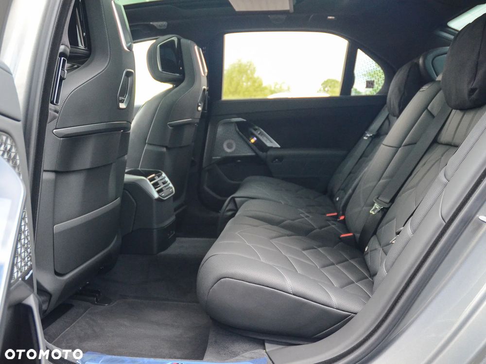 BMW Seria 7 - 39