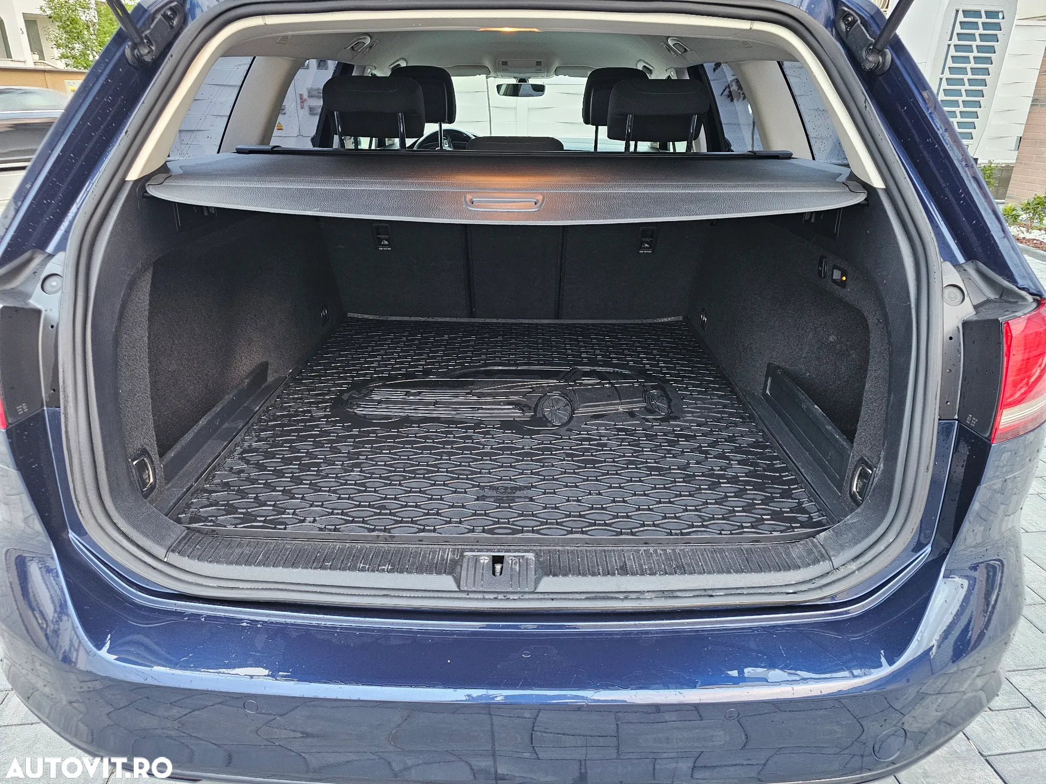 Volkswagen Passat 2.0 TDI (BlueMotion Technology) DSG Comfortline - 11